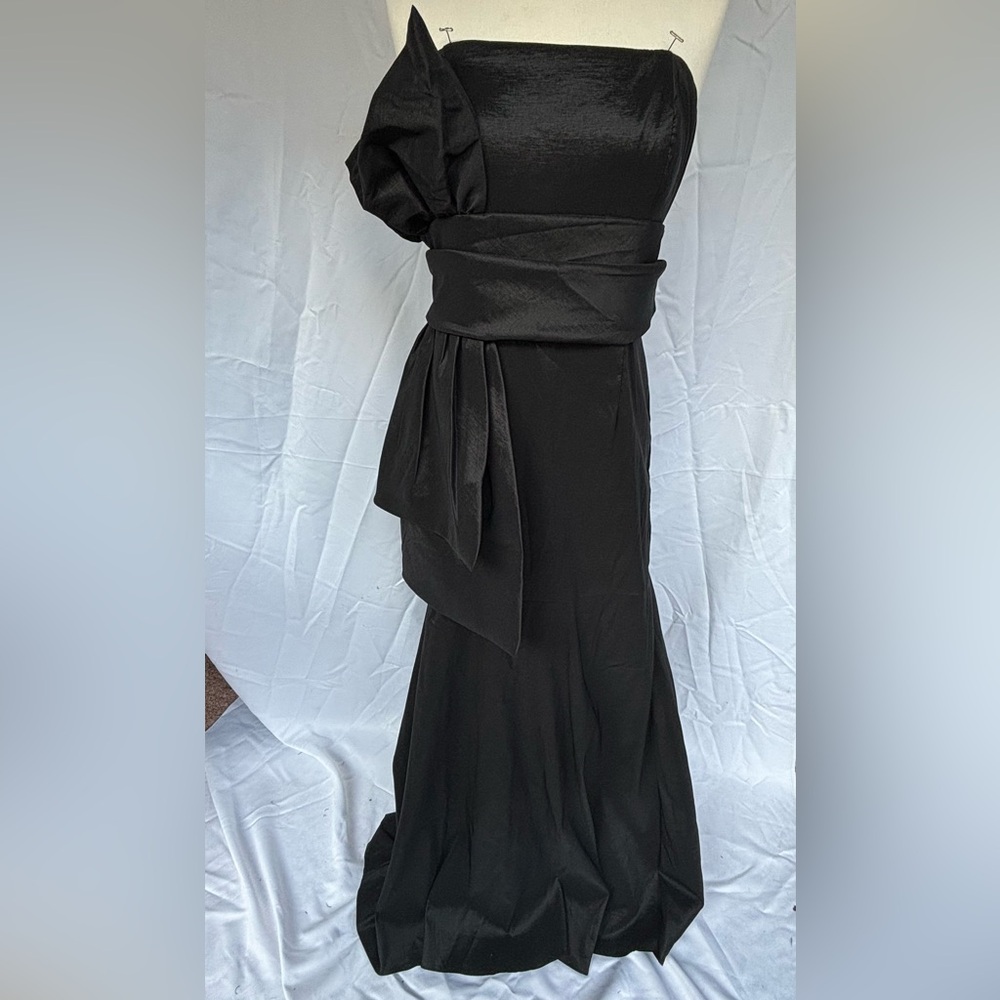 Hailey by Adrianna Papell Size 10 Long Black Strapless Dress